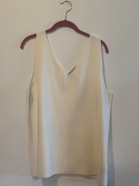 MM Lafleur Cream V-Neck Sleek Sleeveless Top
